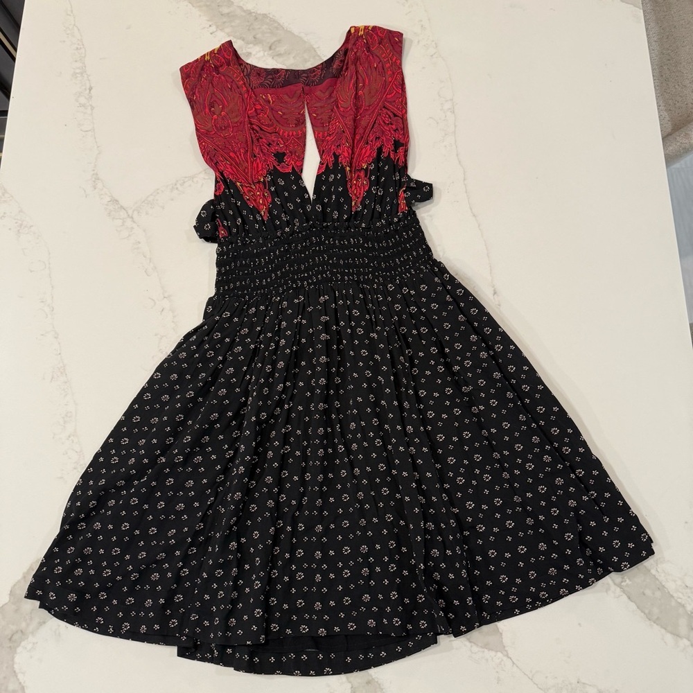 Free People Walking Through My Dreams Mini Dress Women’s Medium Black/Red Floral - Picture 4 of 12
